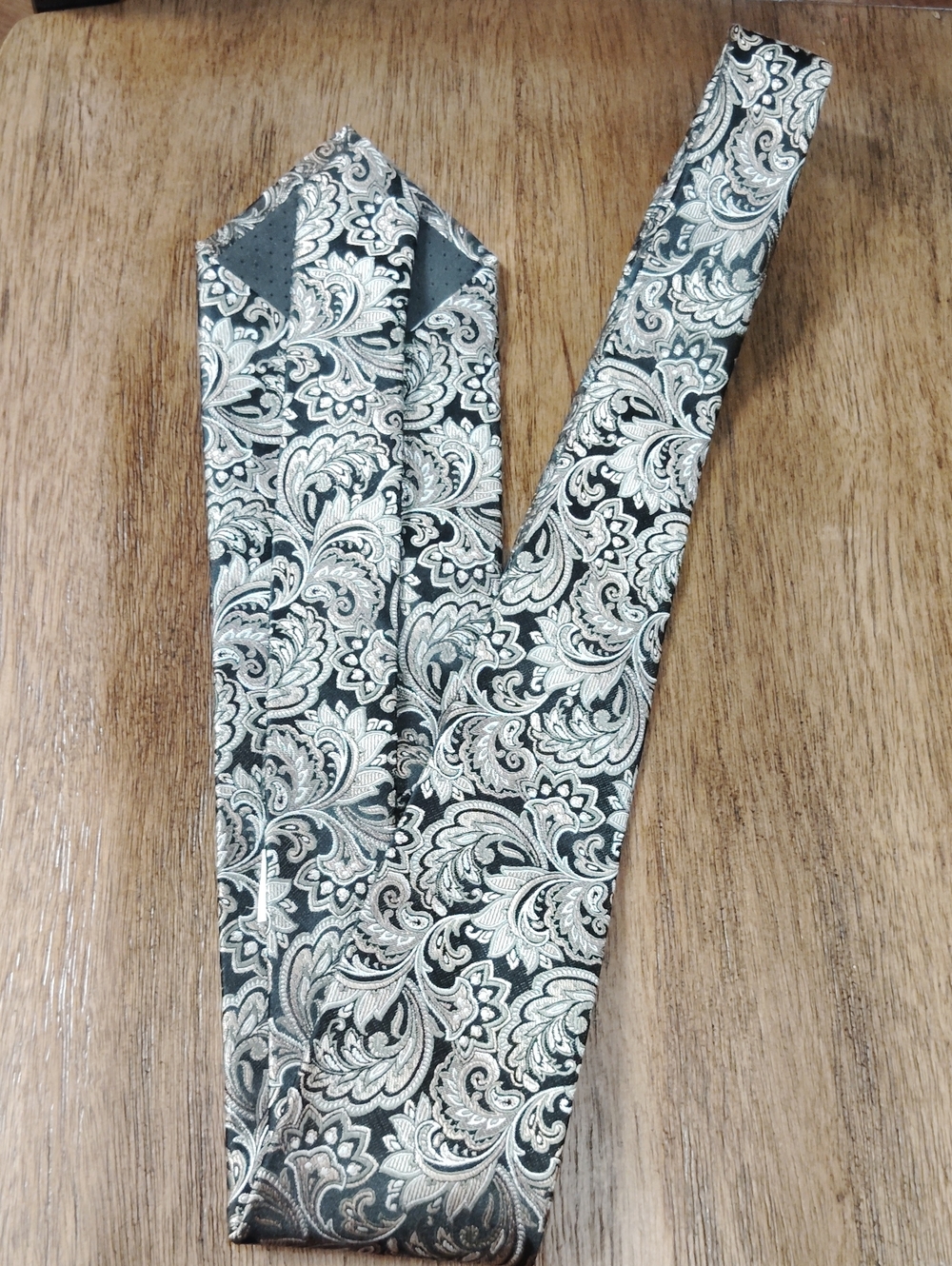 Pronto Uomo Silver and Black Paisley Tie